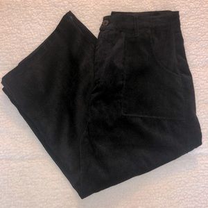 Black wide leg cropped trousers, size XL